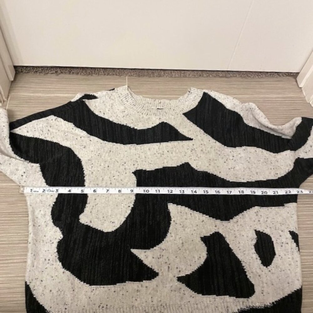 NWT NIC+ZOE Dusk Days Abstract Sweater Black Gray Size Small - Picture 15 of 16